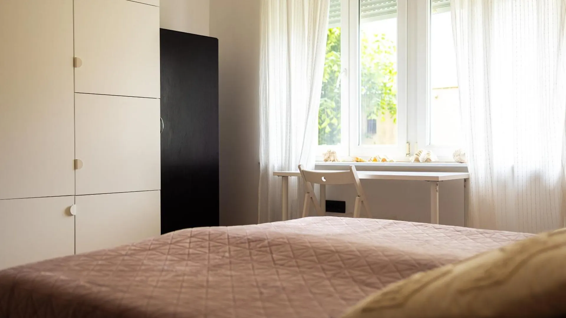 Large Two Bedroom Family App - Free Parking Ljubljana 0*,  Slovénie