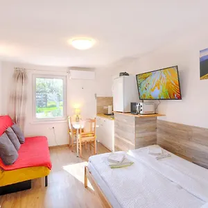 New With Aircon & Free Parking Appartement