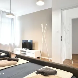 Downtown / Free Parking Appartement